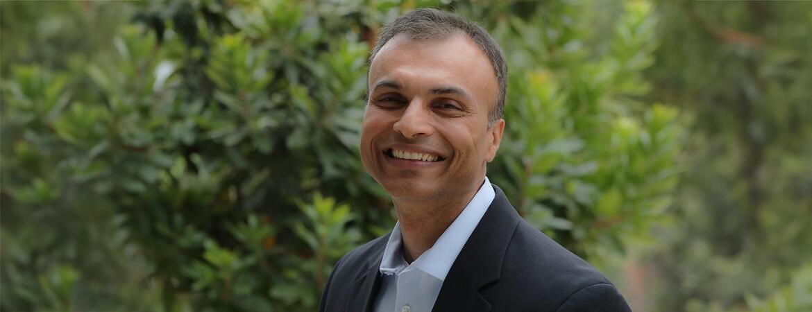 Professor Rohit Aggarwal headshot