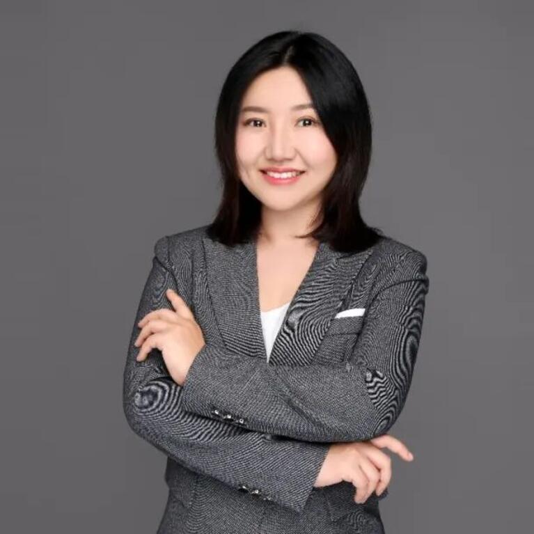Rosie Zhang ’11, UCR School of Business