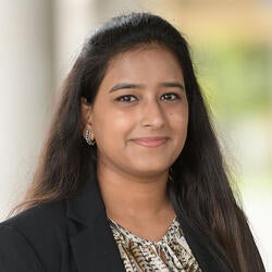 Deepali Jain headshot, UCR School of Business
