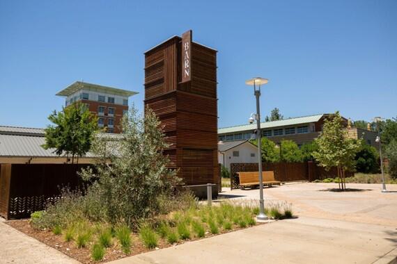 UCR Campus Bar - The Barn