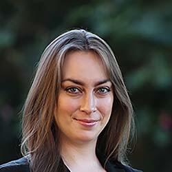 Laura Pullen Headshot