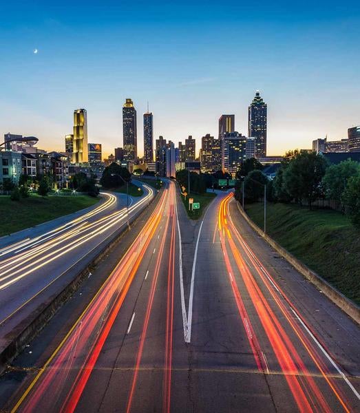 Buildings with road and skyline (c) pixabay.com