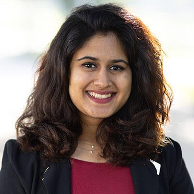 Ishita Singhal Headshot | School of Business