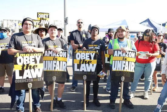 Workers and supporters strike outside the Amazon KSBD Air Hub in San Bernardino on December 21, 2024 Workers and supporters strike outside the Amazon KSBD Air Hub in San Bernardino on December 21, 2024